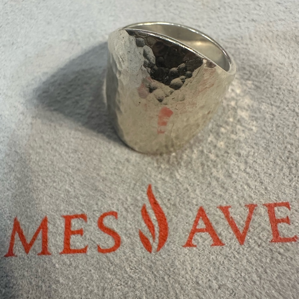 James Avery Retired Hammered ring